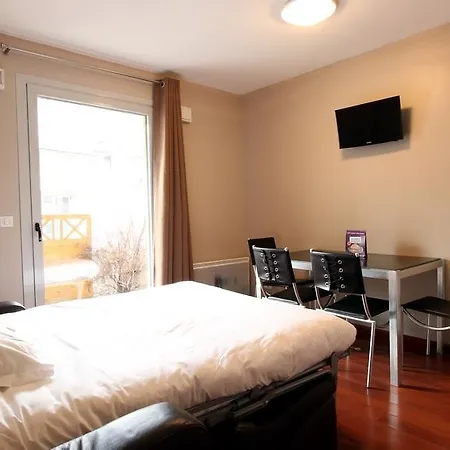 Aux Balcons Du Sancy Ξενοδοχείο με διαμερίσματα Picherande